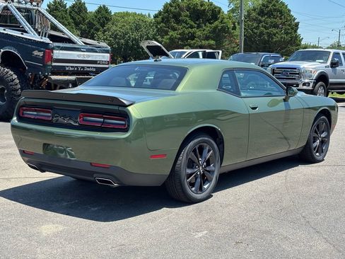 Used 2022 Dodge Challenger SXT w/ Blacktop Package AWD/4WD image 5