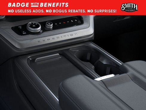 New 2025 Ford Expedition Platinum w/ Driver's Package image 16