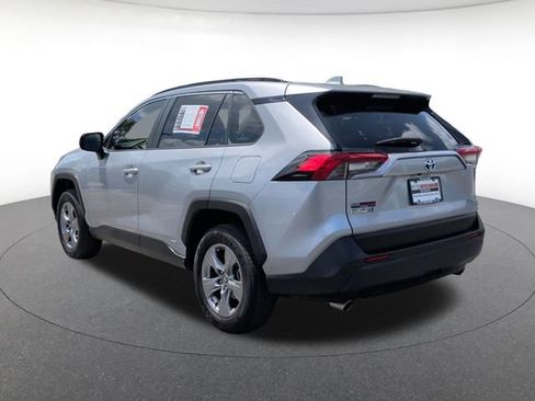 Used 2023 Toyota RAV4 LE AWD/4WD image 4