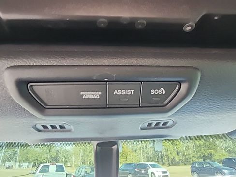 Used 2022 Jeep Gladiator Willys image 38