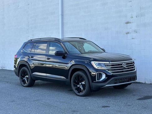 New 2026 Volkswagen Atlas SE image 8