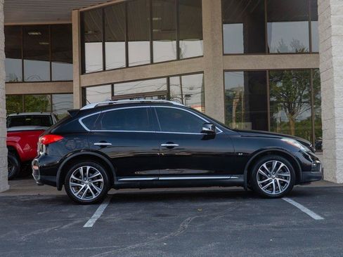 Used 2017 INFINITI QX50 2WD w/ Premium Plus Package image 2