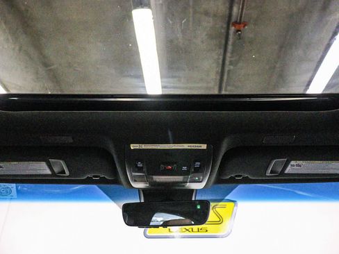 Certified 2025 Lexus ES 350 w/ Accessory Package (Z2) FWD image 12