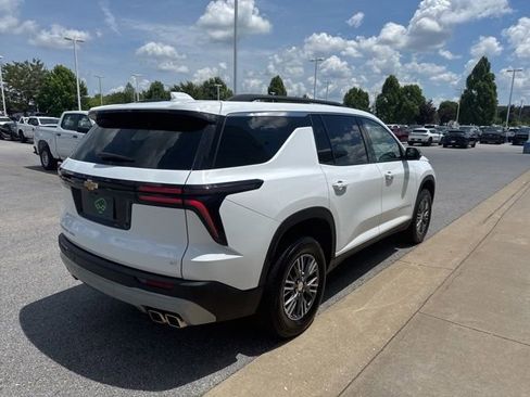 Certified 2024 Chevrolet Traverse LT AWD/4WD image 4