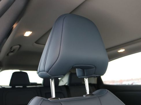 Used 2024 Nissan Ariya AWD image 40