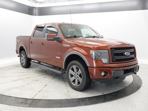Used 2014 Ford F150 FX4 w/ Equipment Group 402A Luxury AWD/4WD image 9