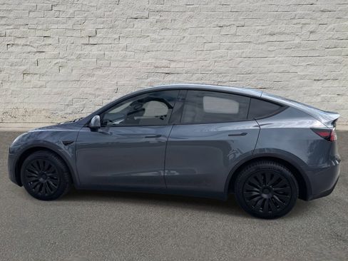 Used 2023 Tesla Model Y Long Range image 8