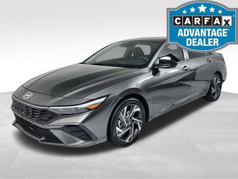 Certified 2025 Hyundai Elantra SEL FWD image 1