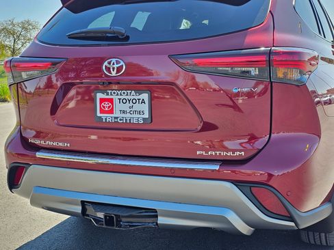 New 2026 Toyota Highlander Platinum AWD/4WD image 8