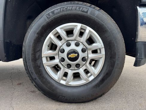 Used 2020 Chevrolet Silverado 2500 LT AWD/4WD image 13