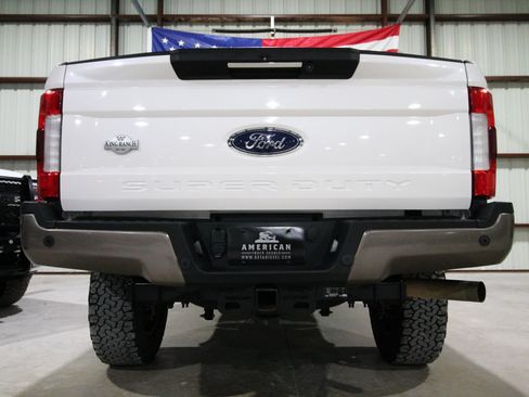 Used 2019 Ford F250 King Ranch w/ King Ranch Ultimate Package AWD/4WD image 9