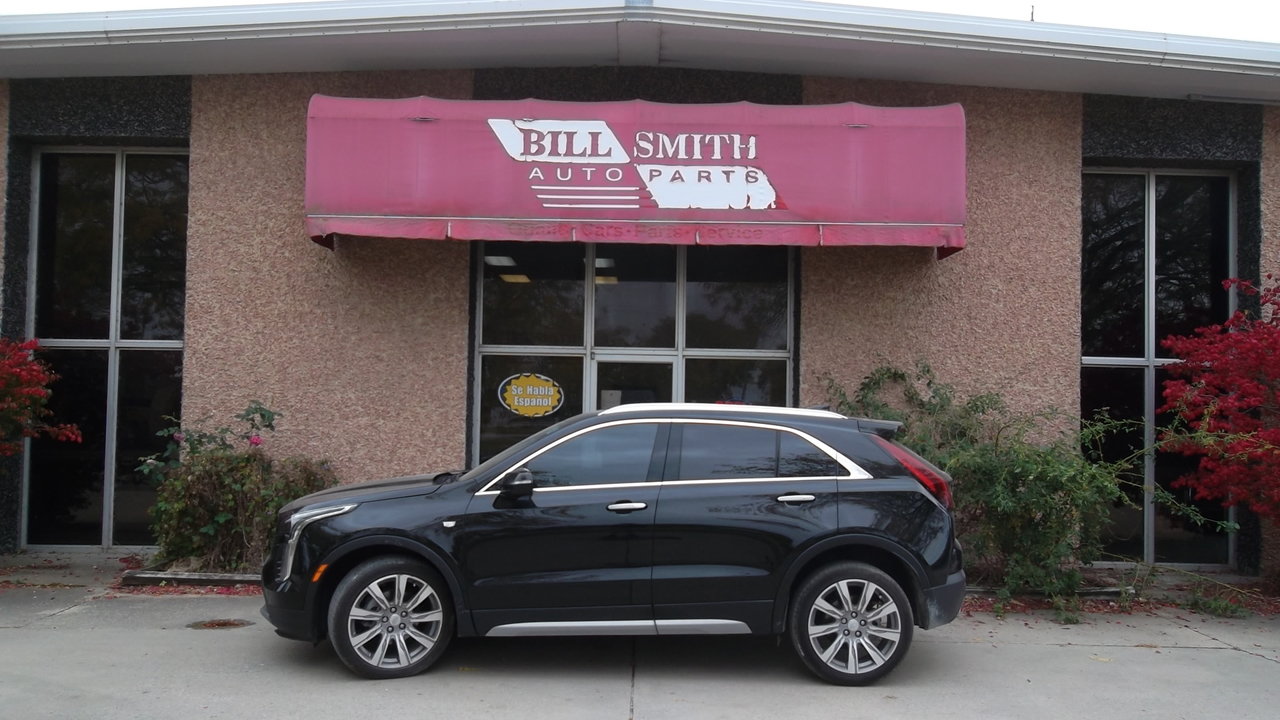 Used 2021 Cadillac XT4 Premium Luxury FWD image 2
