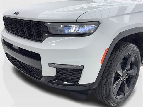Used 2024 Jeep Grand Cherokee L Limited w/ Black Appearance Package image 5