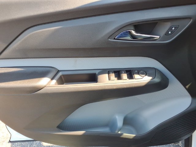 New 2027 Chevrolet Bolt LT w/ Comfort Package FWD image 17