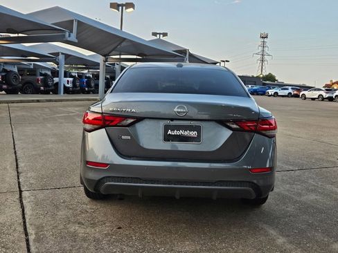 Used 2025 Nissan Sentra SV image 5