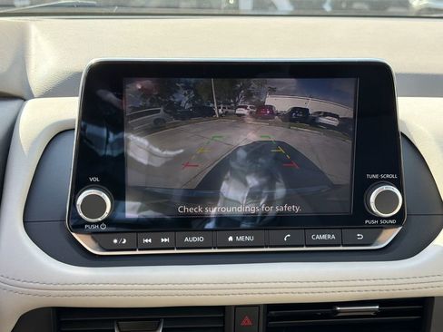 Used 2023 Nissan Rogue SV FWD image 28