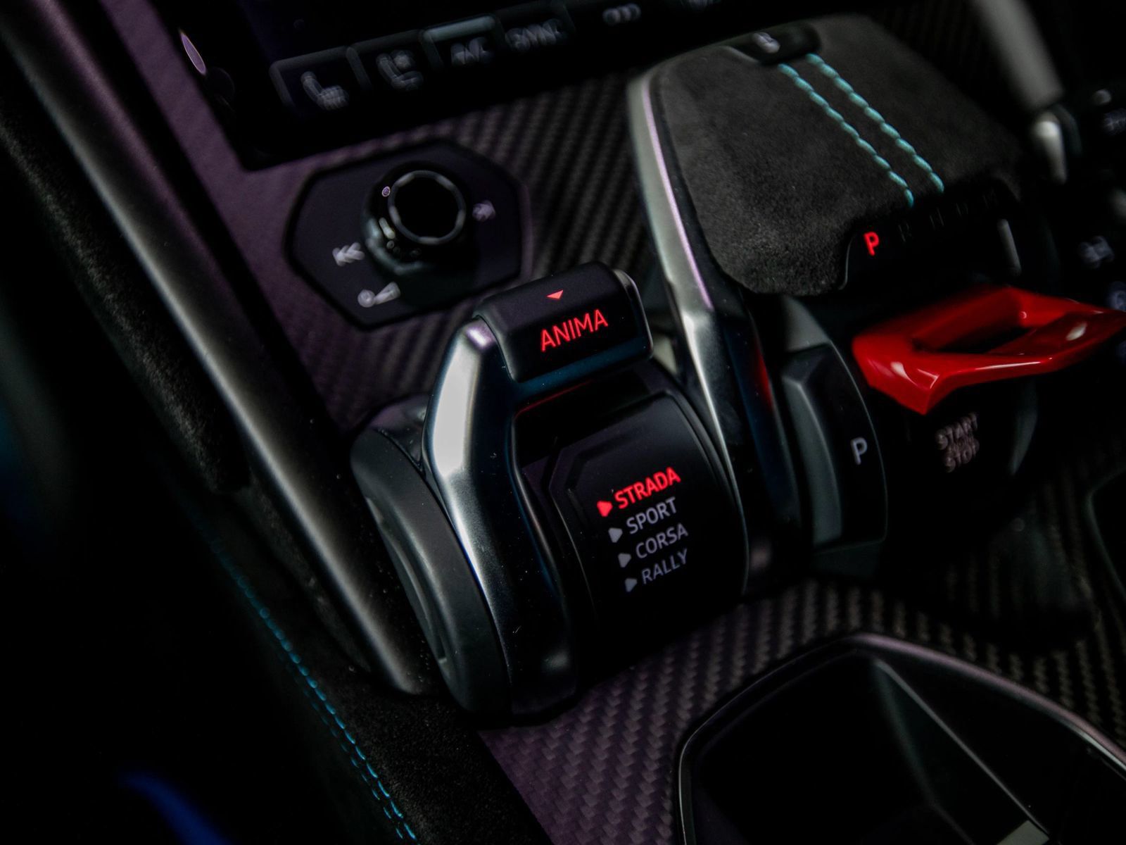 Used 2023 Lamborghini Urus Performante AWD/4WD image 38