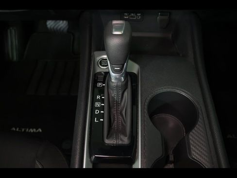 Used 2025 Nissan Altima 2.5 SV image 25