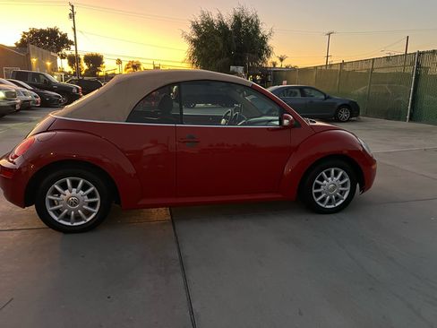 Used 2006 Volkswagen Beetle Convertible w/ Package 1 image 5