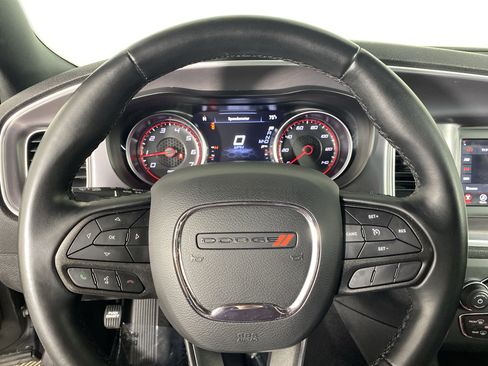Used 2020 Dodge Charger SXT RWD image 19