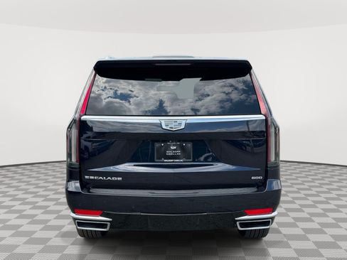 Certified 2022 Cadillac Escalade ESV Premium Luxury Platinum w/ LPO, Radiant Package AWD/4WD image 3