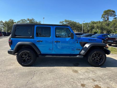 Certified 2022 Jeep Wrangler Unlimited Sport AWD/4WD image 2