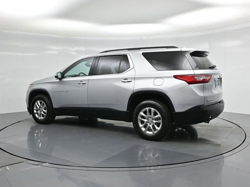 Used 2021 Chevrolet Traverse LT image 7