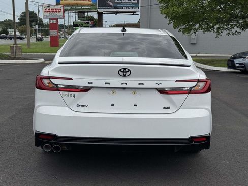Used 2026 Toyota Camry Hybrid w/ Convenience Package FWD image 24