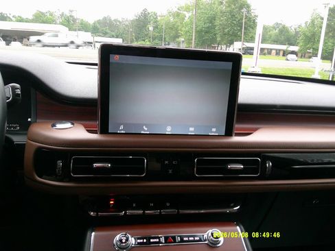 Used 2022 Lincoln Aviator Reserve w/ Class IV Trailer Tow Package AWD/4WD image 20