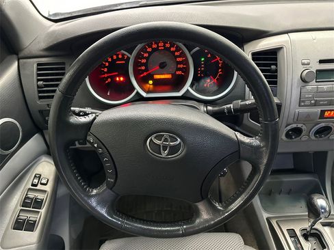 Used 2010 Toyota Tacoma PreRunner image 23