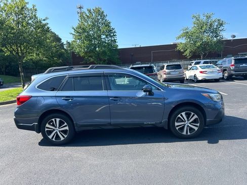 Used 2018 Subaru Outback 2.5i Limited AWD/4WD image 2