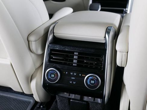 Certified 2025 Land Rover Range Rover SE AWD/4WD image 21