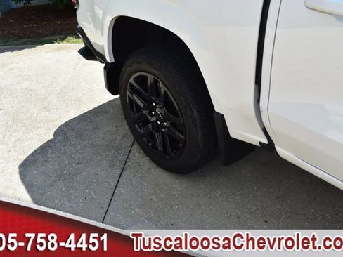 Used 2025 Chevrolet Colorado Z71 w/ Technology Package AWD/4WD image 15