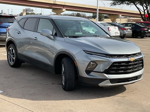 Used 2025 Chevrolet Blazer LT image 4