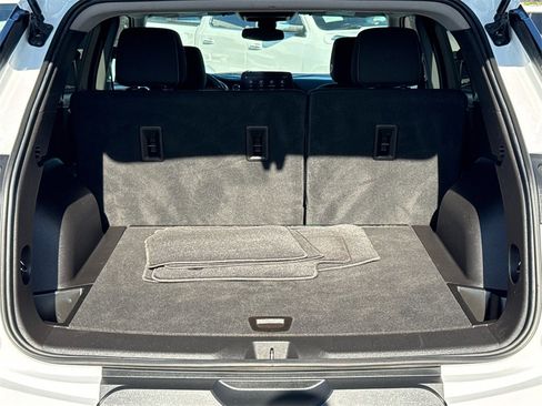 Used 2023 Chevrolet Blazer LT image 12