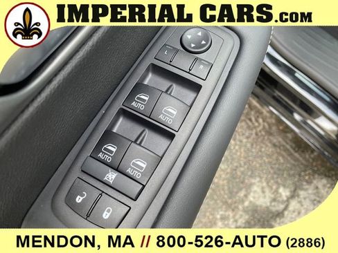 New 2026 Chrysler Pacifica Select image 28