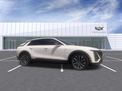 Certified 2024 Cadillac Lyriq Sport AWD/4WD image 1