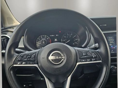 Used 2022 Nissan Kicks SV FWD image 13