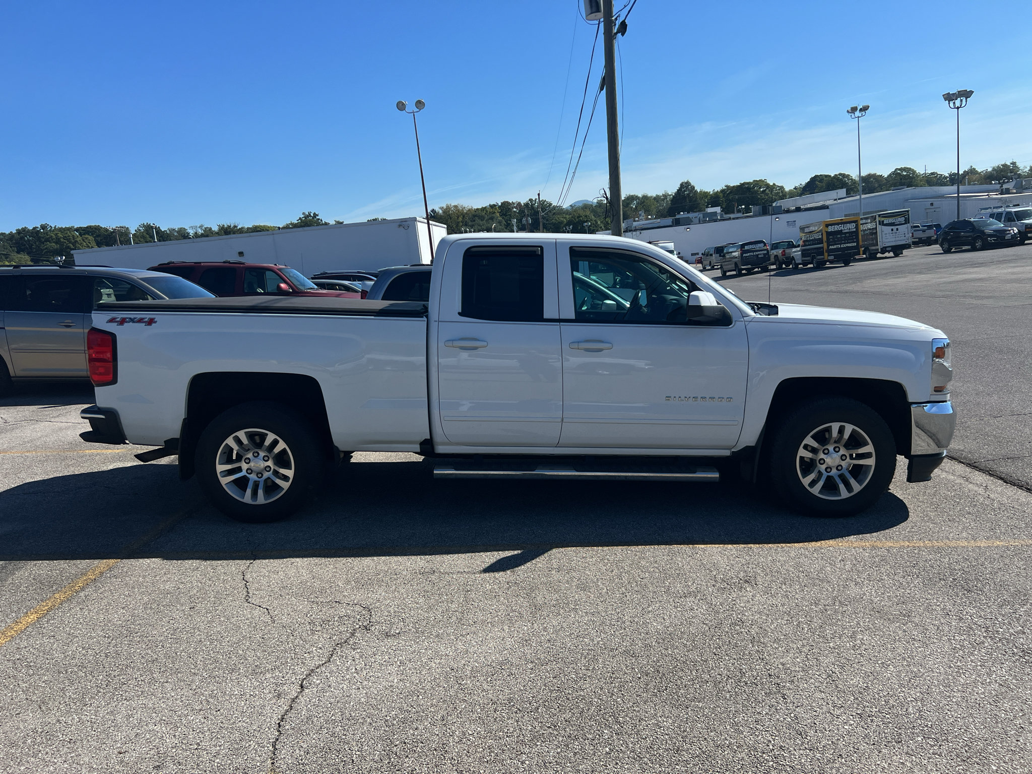 Used 2016 Chevrolet Silverado 1500 LT w/ All Star Edition AWD/4WD image 4
