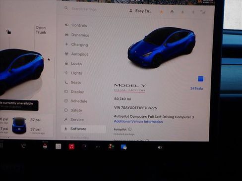 Used 2023 Tesla Model Y Performance image 27