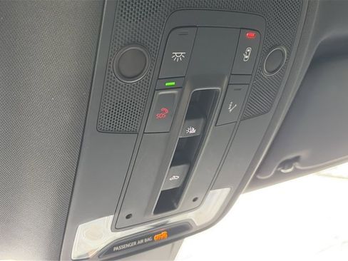 Used 2025 Audi Q3 2.0T Premium image 22