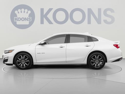 Used 2025 Chevrolet Malibu LT FWD image 2