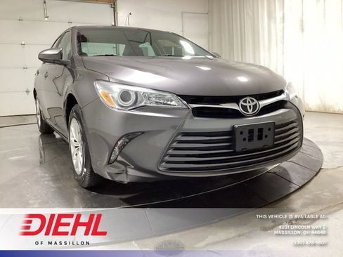 Used 2017 Toyota Camry XLE image 1