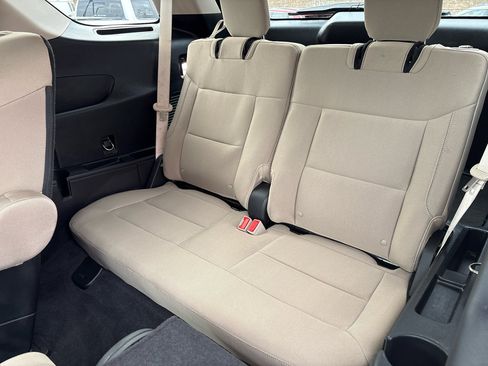 Used 2023 Ford Explorer XLT image 24