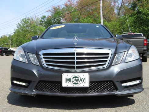 Used 2013 Mercedes-Benz E 350 4MATIC Sedan image 2