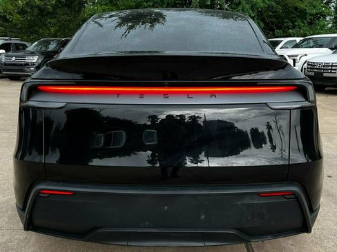 Used 2026 Tesla Model Y Long Range RWD image 16