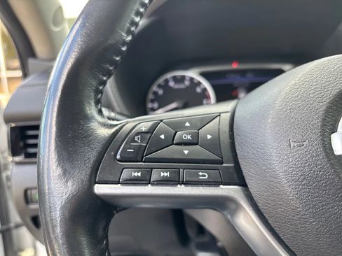 Used 2021 Nissan Sentra SV FWD image 16