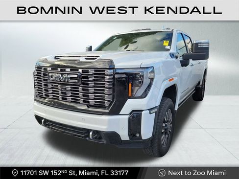 Used 2025 GMC Sierra 2500 Denali Ultimate w/ Max Trailering Package image 2