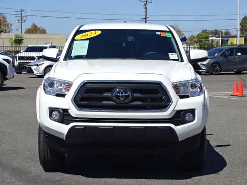Used 2023 Toyota Tacoma SR5 AWD/4WD image 3
