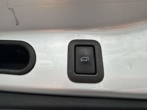 Used 2015 Toyota Highlander XLE image 21